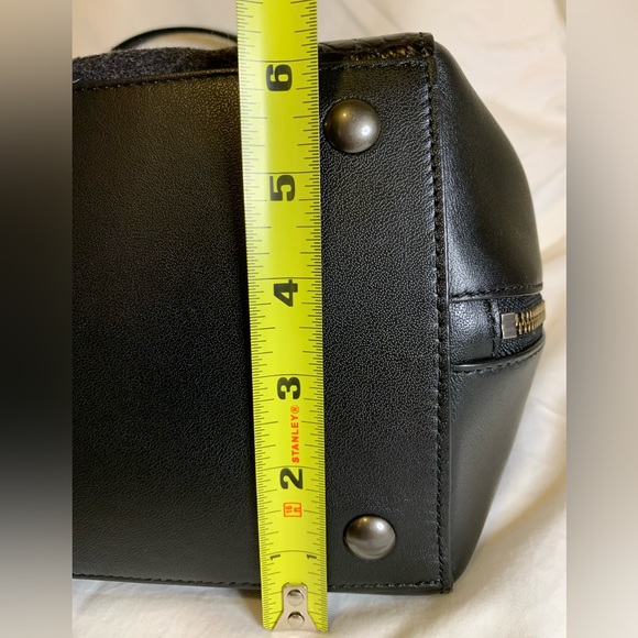 Like NEW, VINTAGE COACH!! Taylor leather, croc & wool accents & expandable sides - Picture 3 of 16